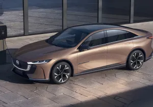 Η Mazda παίρνει στα χέρια της το ηλεκτρικό της μέλλον