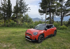 Δοκιμή Mini Aceman SE: Ηλεκτρική ελευθερία με στυλ