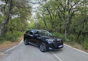Δοκιμή DFSK E5 DE-i PHEV: Ένα plug-in που… «καίει» το άγχος αυτονομίας