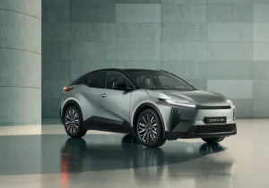 Παγκόσμια πρεμιέρα του νέου Toyota C-HR+ – Πότε έρχεται στην Ελλάδα