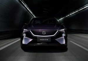 Το Mazda EZ-60 «κλέβει» τη λάμψη από το Tesla Model Y!