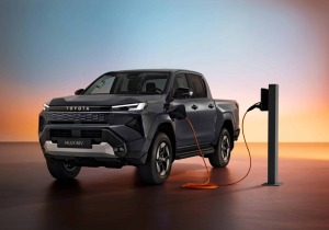 Η Toyota αποκαλύπτει το νέο Hilux σε αμιγώς ηλεκτρική έκδοση