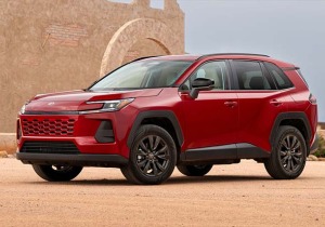 Η Toyota τα «σπάει» με το νέο RAV4 GR SPORT: Υβριδική ισχύς και 5G τεχνολογία!