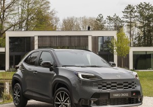 Το κορυφαίο σε πωλήσεις Toyota Yaris Cross ανανεώνεται σχεδιαστικά