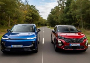 Leapmotor B10 vs Peugeot e-2008: Ο εσωτερικός ανταγωνισμός της Stellantis φέρνει πονοκέφαλο