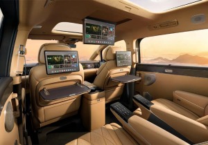 BYD: Πρώτες εικόνες από το εσωτερικό του νέου Denza D9