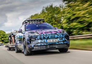 Η Porsche δοκιμάζει την ηλεκτρική Cayenne σε ακραίες συνθήκες