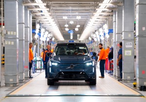 Volvo: Ξεκινά την παραγωγή του αμιγώς ηλεκτρικού SUV EX90