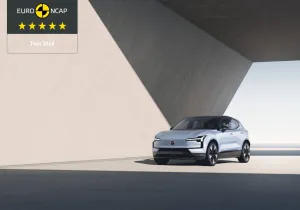 Το αμιγώς ηλεκτρικό SUV Volvo EX30 κερδίζει τη μέγιστη βαθμολογία πέντε αστέρων