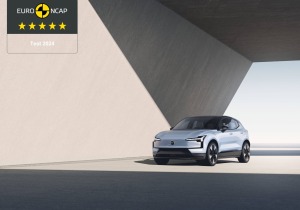 Το αμιγώς ηλεκτρικό SUV Volvo EX30 κερδίζει τη μέγιστη βαθμολογία πέντε αστέρων