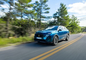 Δοκιμή Peugeot 3008 Hybrid 136 e-DCS6 – Haute couture