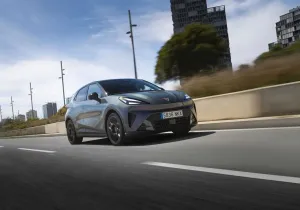 Η Cupra αποκαλύπτει το Raval Plus με νέα μπαταρία LFP και φόρτιση σε 23 λεπτά