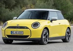 MINI Cooper και Aceman: Νέες ημι-στερεές μπαταρίες με μεγαλύτερη αυτονομία το 2027