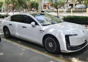 Ποια Maybach… Το Huawei Maextro S800 είναι το απόλυτο πολυτελές «θηρίο»!
