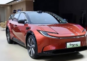 Η Toyota λανσάρει στην Κίνα το bZ5 SUV που «ταπεινώνει» την Tesla