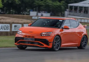 Έτοιμο για το ντεμπούτο του το Genesis GV60 Magma [video]