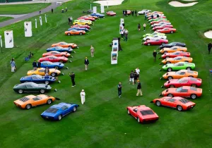Lamborghini: Ιστορικό ρεκόρ με 43 Miura και το βλέμμα στο μέλλον