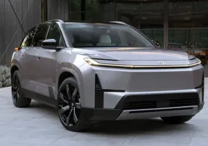 Η Toyota παρουσιάζει το νέο 7 θέσιο ηλεκτρικό Highlander με 343 PS και αυτονομία 515 Km