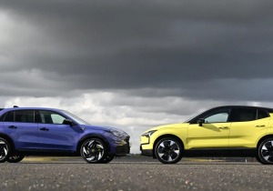 Volvo EX30 vs Abarth 600e: Ποιο μικρό ηλεκτρικό SUV είναι το κορυφαίο;