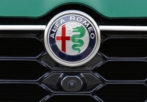 Νέες Alfa Romeo-έκπληξη: Έρχεται φουτουριστικό SUV και μυστηριώδες supercar