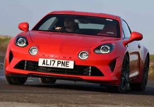 To νέο Alpine A110 έχει δύο κινητήρες, αλουμινένιο σασί και Porsche στο στόχαστρο!