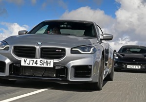 BMW M2 vs Lotus Emira: Ποιο σπορ κουπέ κερδίζει τη μάχη;
