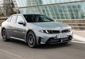 Αυτή η ηλεκτρική Σειρά 3 ξεπερνά τα 900 χιλιόμετρα