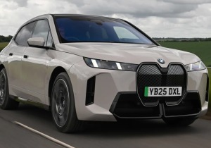 BMW iX 2025: Το ηλεκτρικό «θηρίο» που ανεβάζει τον πήχη στα ηλεκτρικά SUV