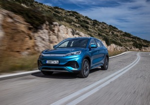 BYD: Επίθεση και με plug-in υβριδικές εκδόσεις