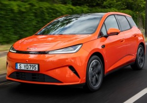Πάνω από 1.000 Km αυτονομίας σε μικρό hatchback; Η BYD λέει ναι