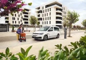Διαθέσιμη η plug-in υβριδική έκδοση του Caddy Life