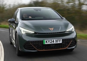 Cupra Born VZ: Το ηλεκτρικό hot hatch που τα βάζει με όλους!
