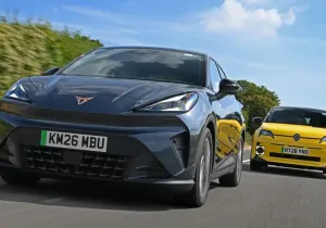 Cupra Raval vs Renault 5: Η «πιπεράτη κόντρα» των ηλεκτρικών supermini