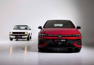 50 χρόνια GTI: Η Volkswagen τιμά το μοντέλο που έγινε συνώνυμο της σπορ οδήγησης