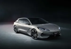 Η νέα μπαταρία Blade της BYD κάνει τις δυτικές τεχνολογίες να μοιάζουν με κειμήλια.