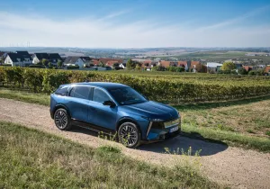 DS N°7: Το νέο ηλεκτρικό SUV ποντάρει στην πολυτέλεια και την άνεση