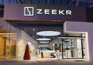 Η Zeekr παρουσιάζει το πρώτο Zeekr Experience Store στην Ελλάδα