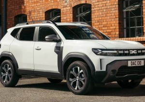 Νέο Dacia Duster Cargo: Το «θηρίο» που γίνεται van με υβριδική δύναμη και χαμηλή τιμή!