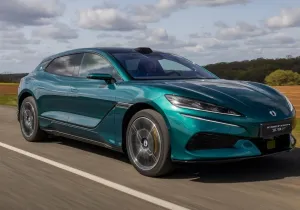 Νέο Denza Z9GT: Το κινεζικό «hyper-shooting brake» των 1.156 ίππων που σπάει τα κοντέρ