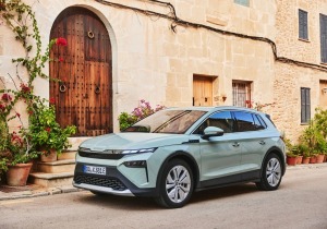 Η Skoda σπάει ρεκόρ: Εκρηκτική ανάπτυξη και άλμα στην ηλεκτροκίνηση το 2025