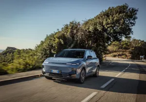 Το ολοκαίνουργιο Leapmotor B10 έφτασε στην Ελλάδα με πλούσιο εξοπλισμό και τιμή €25.900
