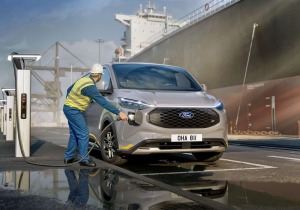 Ford E-Transit Custom: Έτοιμο για το μέλλον, με μεγαλύτερη αυτονομία και ταχύτερη φόρτιση