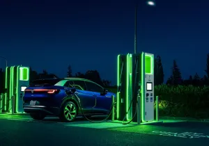 Μπορείς να αφήνεις το EV μόνιμα στην πρίζα;