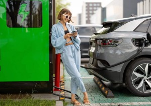 8 στους 10 οδηγούς EV απαιτούν άμεση πολιτική δράση