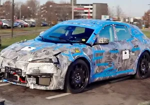 Η Ferrari λανσάρει το πρώτο της EV