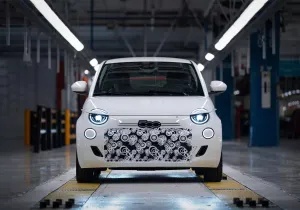 Ανατροπή από τη Fiat: Το ηλεκτρικό 500e επιστρέφει με… βενζίνη – Δείτε γιατί!