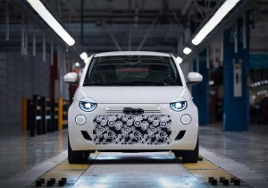 Ανατροπή από τη Fiat: Το ηλεκτρικό 500e επιστρέφει με… βενζίνη – Δείτε γιατί!
