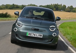 Η πιο στυλάτη παγίδα της Fiat – Γιατί το 500e Armani είναι απλώς μάρκετινγκ με ρόδες