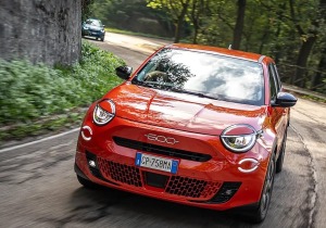 Νέο Fiat 600e Icon: Το ηλεκτρικό SUV που θα σε κάνει να ξεχάσεις τα βενζινοκίνητα