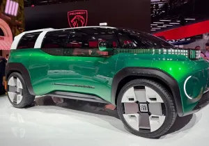 Fiat Multiplay: Το αυτοκίνητο που μεταμορφώνεται από επταθέσιο σε pick-up